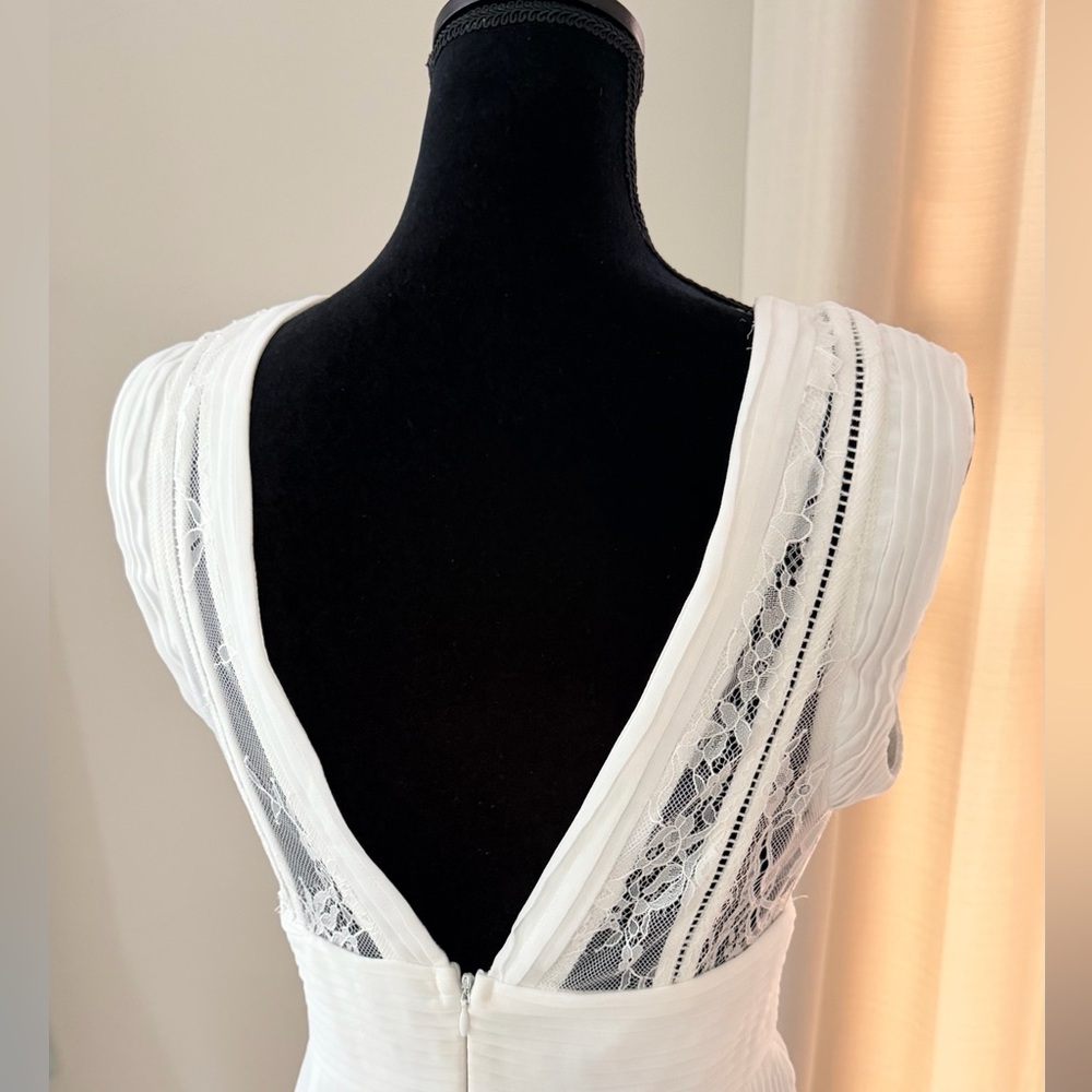 NWT lulus Ivory Chiffon Lace Pleated Open Back Wedding Dress Small - Picture 6 of 11